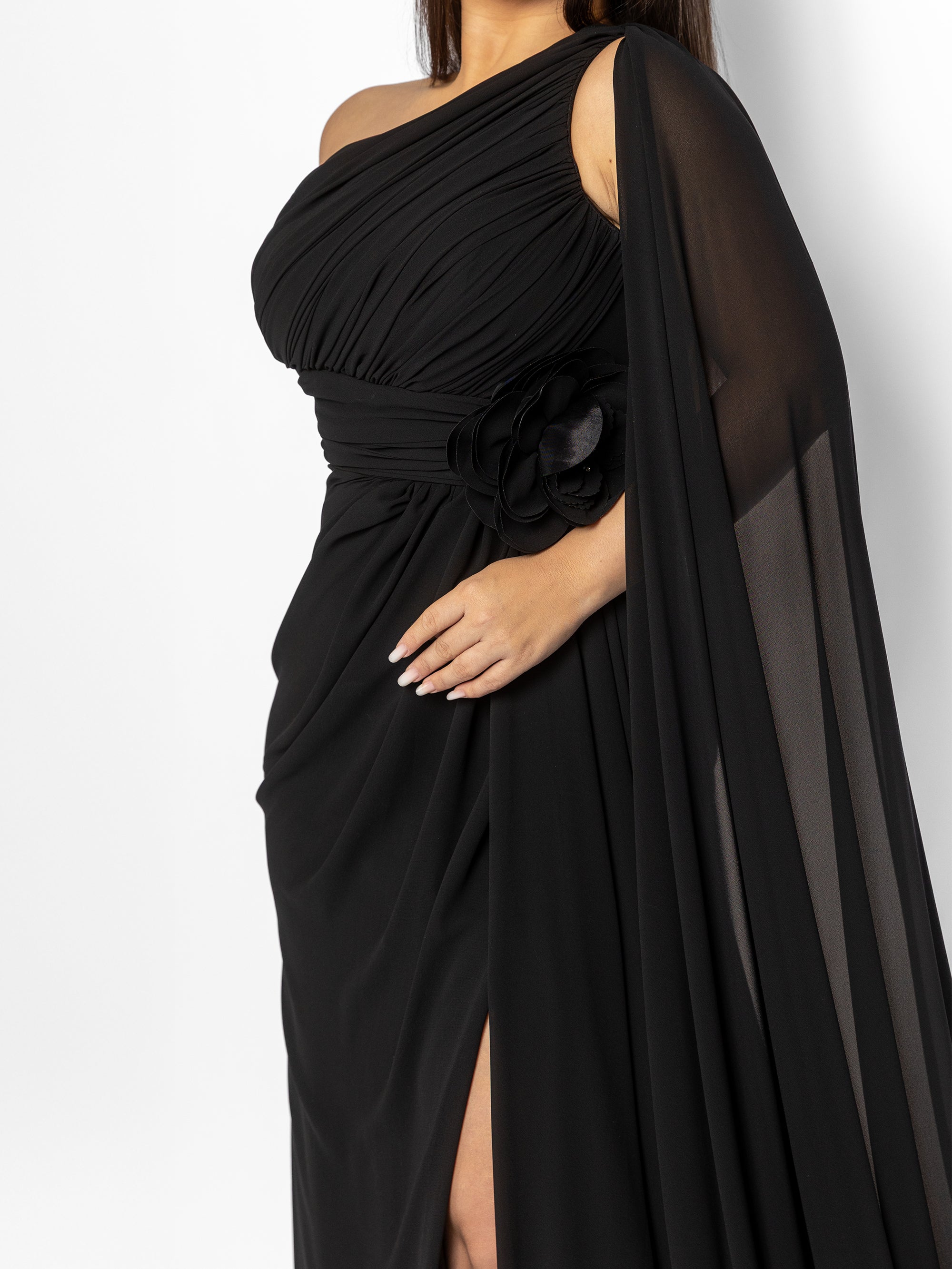 Rochie cu Trena si Accesoriu Tip Trandafir "Caren", Neagra