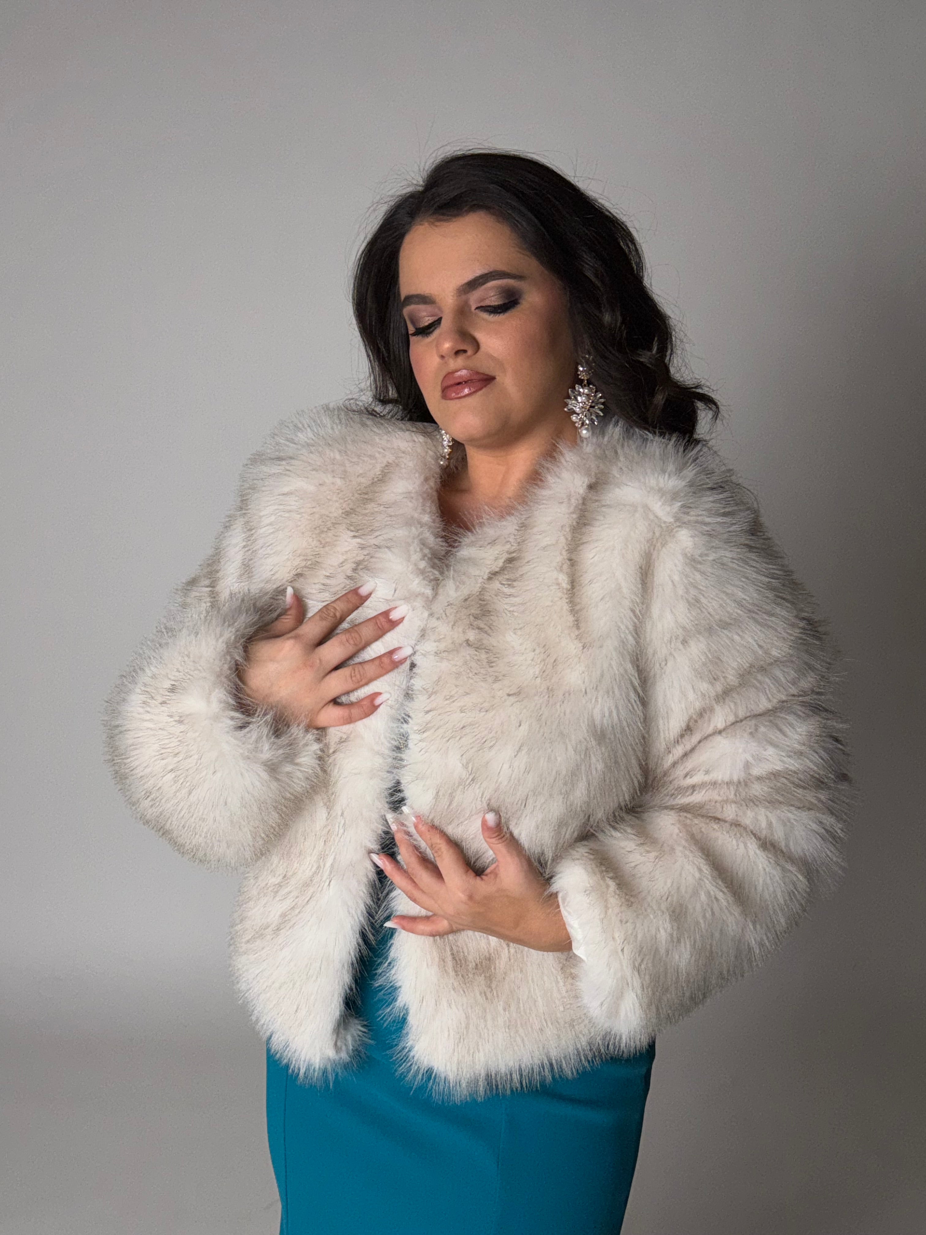 Haina de Blana "Casey", Alba