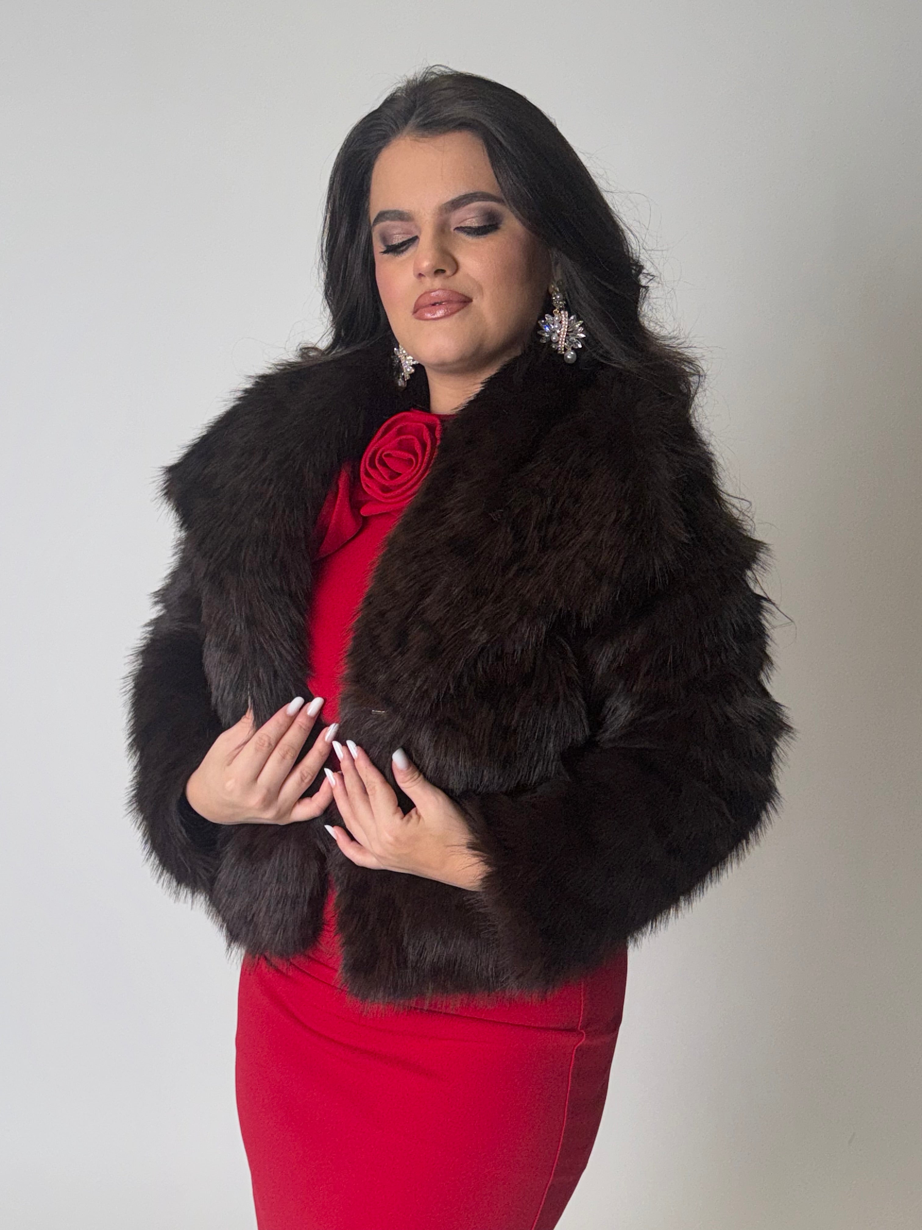 Haina de Blana "Amanda", Maro