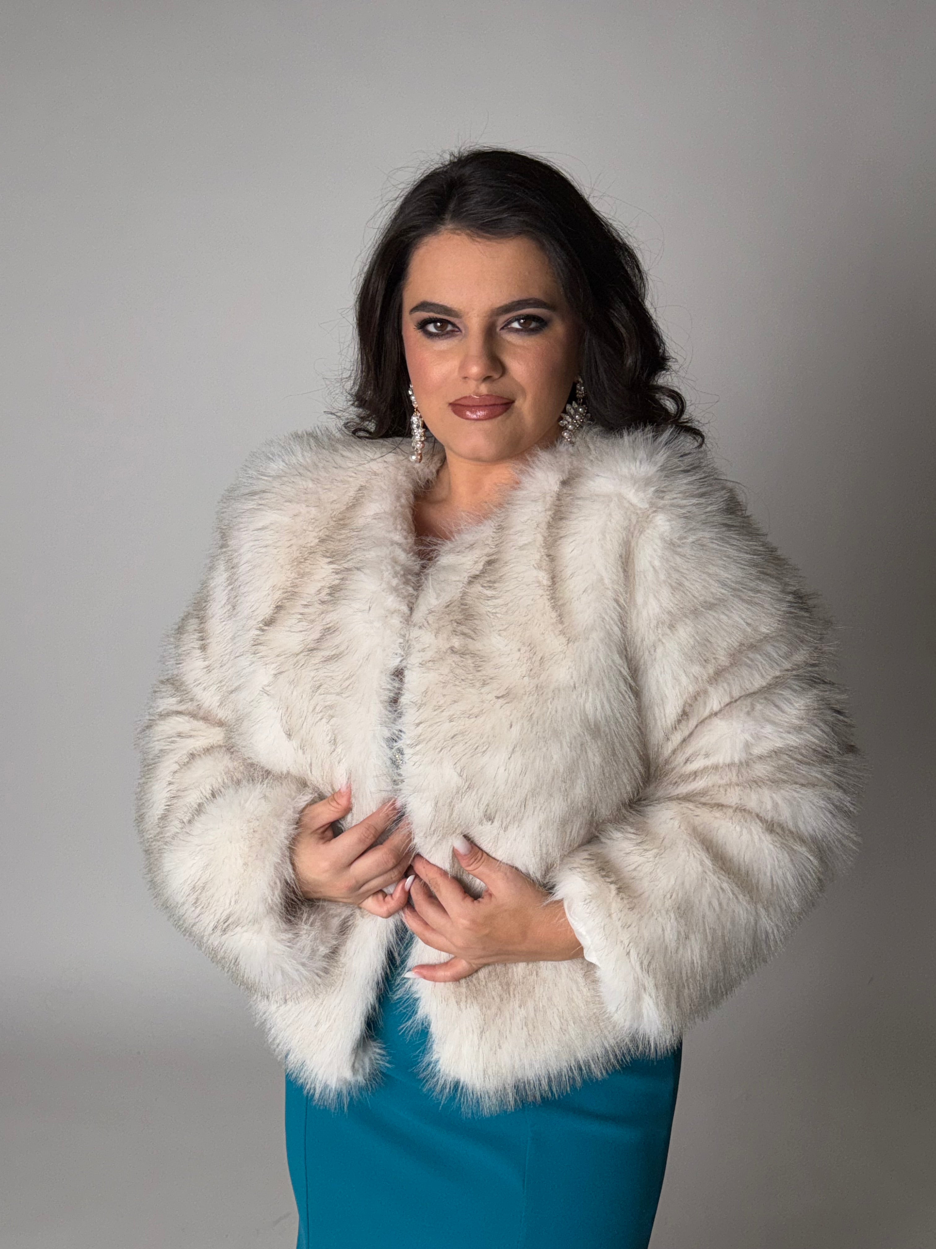 Haina de Blana "Casey", Alba