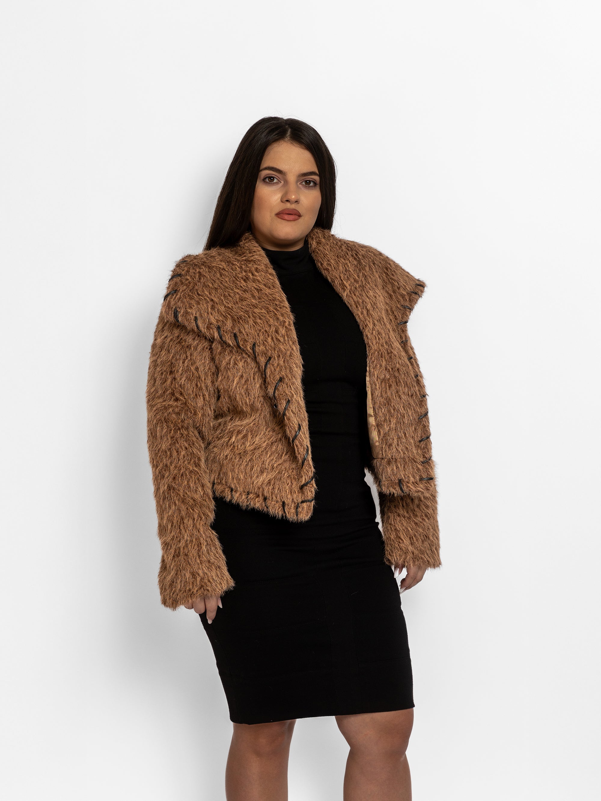 Haina din Lana "Lyana", Maro