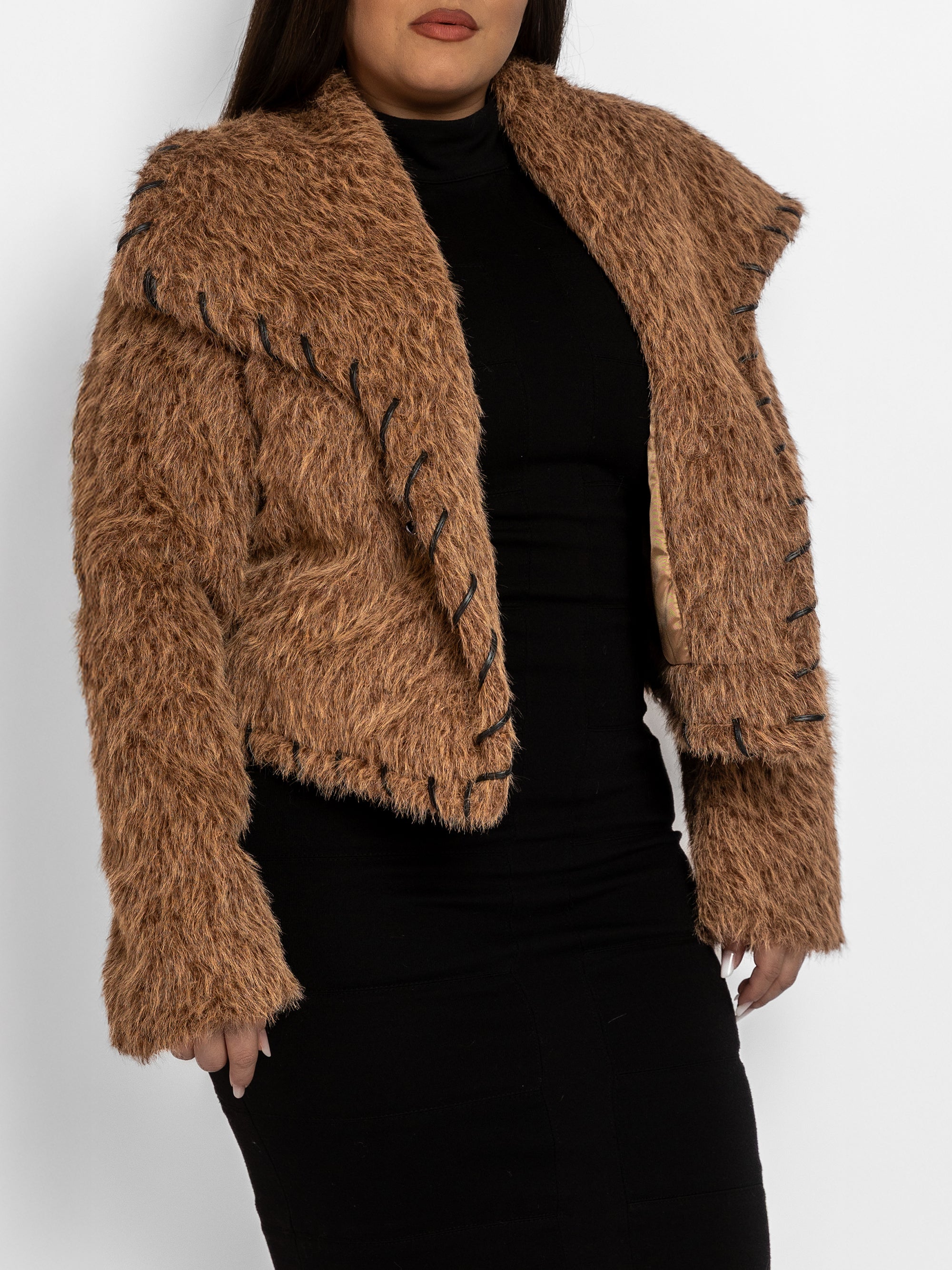 Haina din Lana "Lyana", Maro