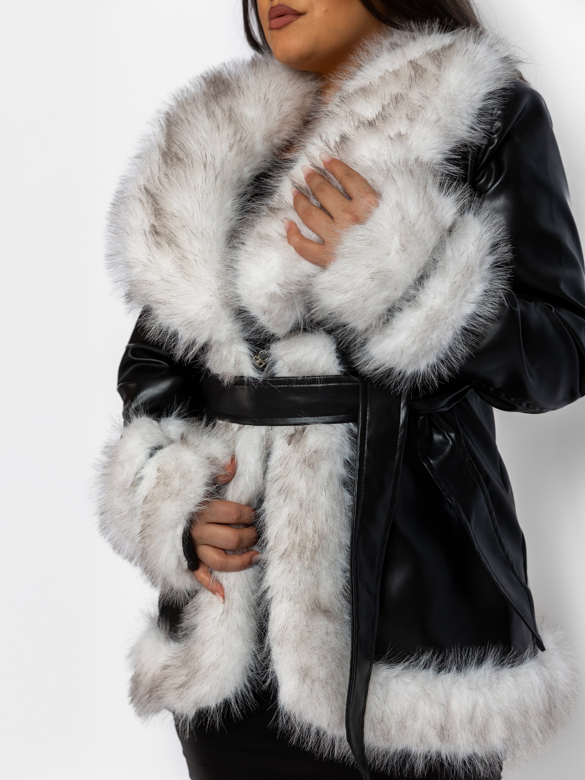 Haina din Piele Ecologica cu Blana, Neagra