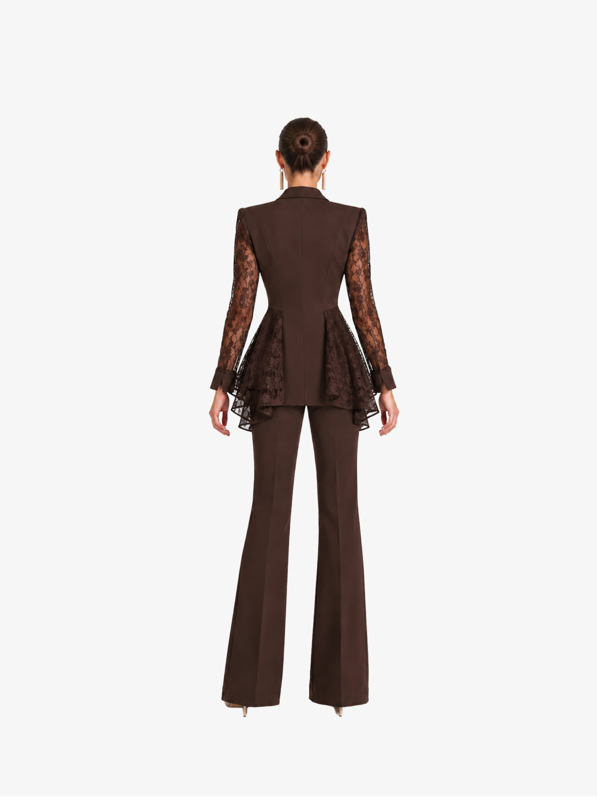 Costum Elegant “Ines” cu aplicații din Dantela, Ciocolatiu