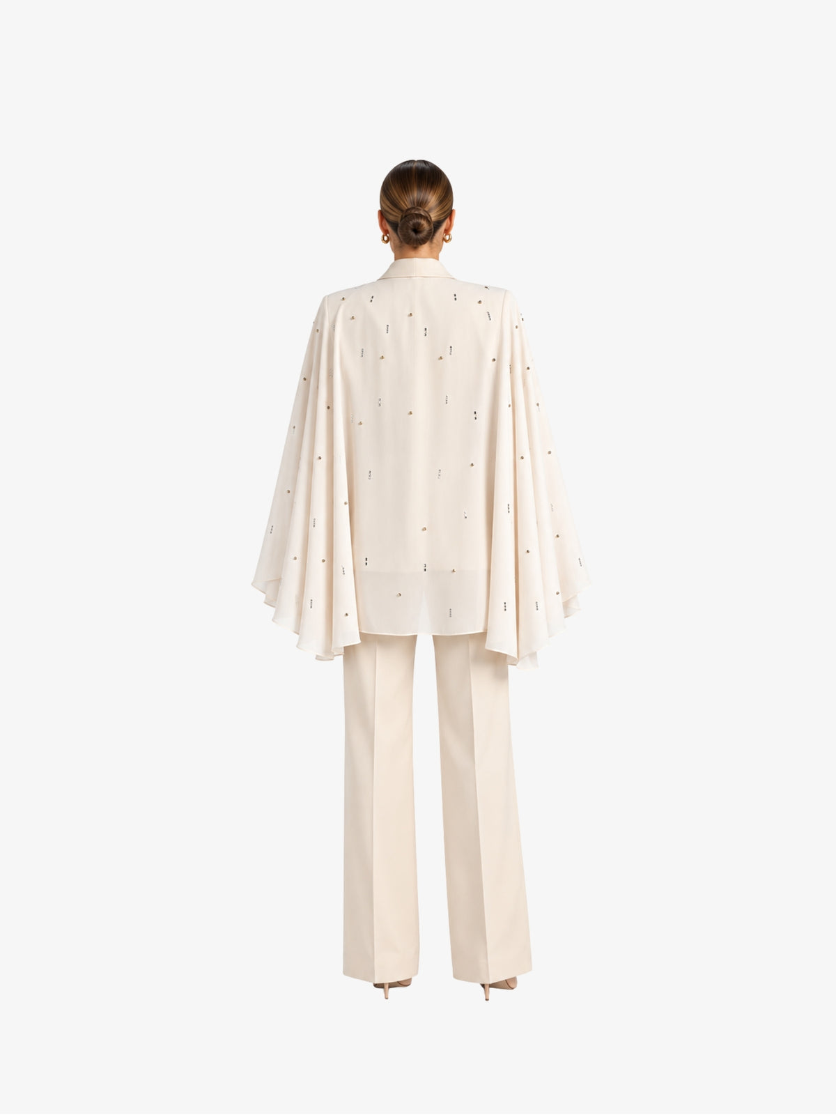 Costum Elegant “Douquesa” cu Capa detasabila, Bej