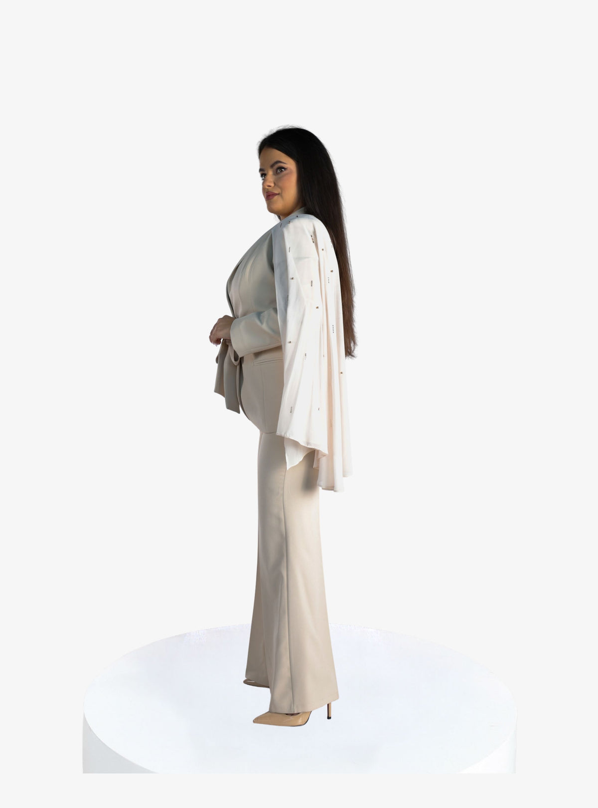 Costum Elegant “Douquesa” cu Capa detasabila, Bej