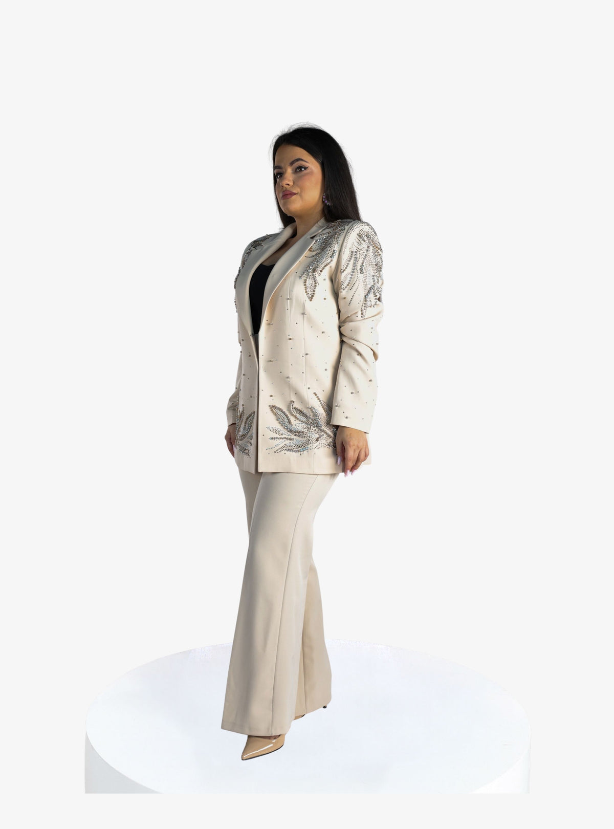Costum Elegant “Reina”, batut in Pietre, Bej